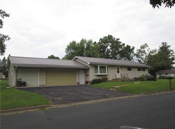 604 E 10th Street S, Ladysmith, WI 54848