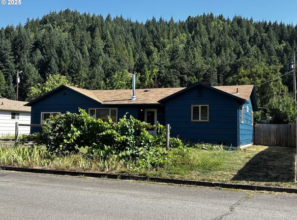 47753 W 2ND ST, Oakridge, OR 97463