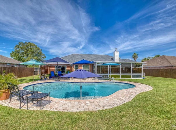 1928 Elodie Ln, Gulf Breeze, FL 32563