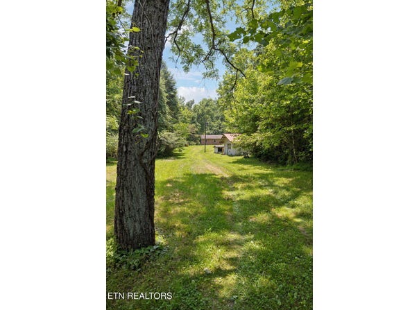 283 Eblen Cave Rd, Lenoir City, TN 37771