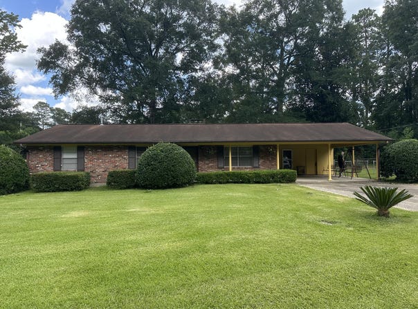 32 Cherokee Rd., Hattiesburg, MS 39402