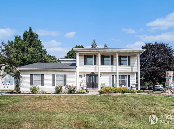 4675 Bluegrass Drive SE, Grand Rapids, MI 49546