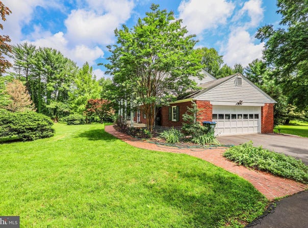 865 SENECA ROAD, GREAT FALLS, VA 22066