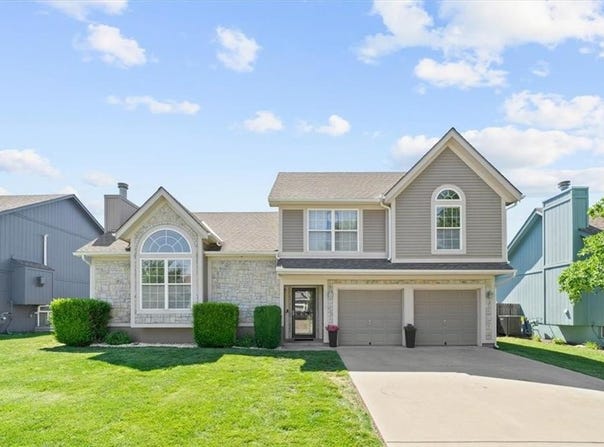 16148 S Curtis Street, Olathe, KS 66062