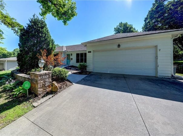 8009 Lamar Avenue, Prairie Village, KS 66208
