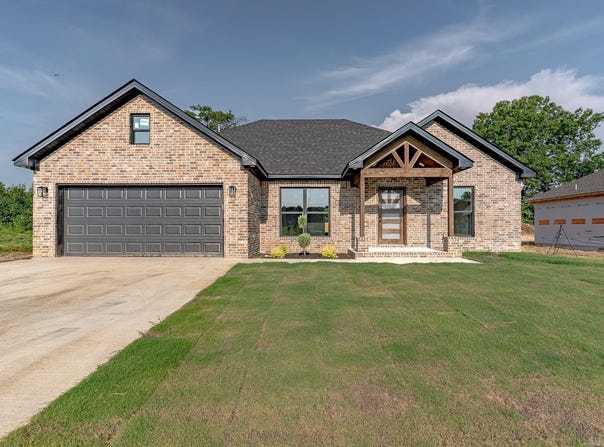 233 Woodland trails Street, Bono, AR 72416