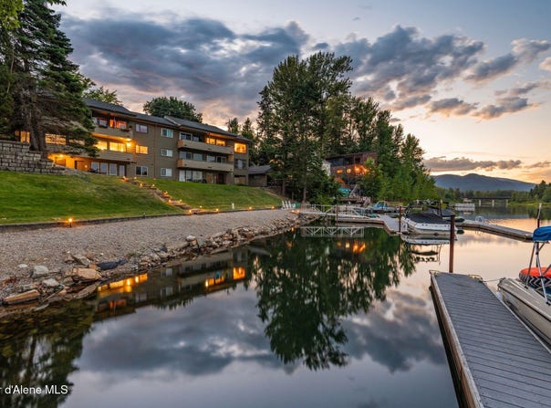 720 N 3rd Ave, Sandpoint, ID 83864