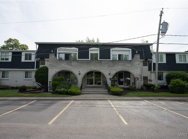 132 Harrogate, Amherst, NY 14221