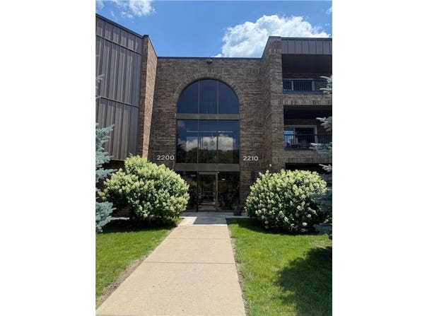 2210 Midland Grove Road, Roseville, MN 55113
