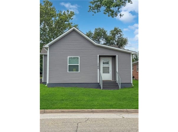 1508 Shelby Street, Higginsville, MO 64037