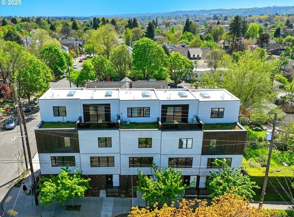 2264 SE DIVISION ST, Portland, OR 97202