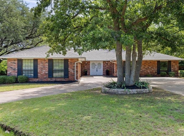 8509 Linden Court, Granbury, TX 76049