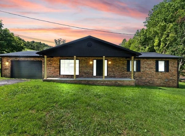 57 Hopson St, Prestonsburg, KY 41653