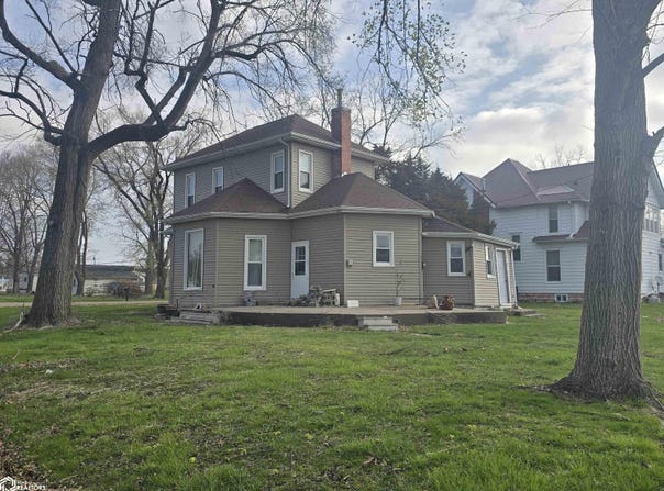 106 W Main Street, Brighton, IA 52540