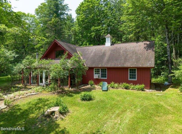 662 Foley Rd, Sheffield, MA 01257