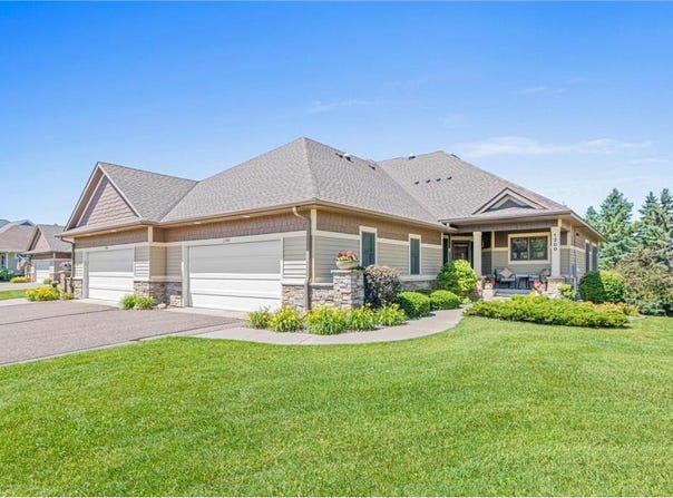 1200 Lakemoor Drive, Woodbury, MN 55129