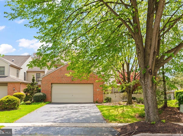 72 LEEARDEN ROAD, HERSHEY, PA 17033