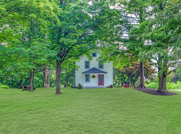 27 Obtuse Road South, Brookfield, CT 06804