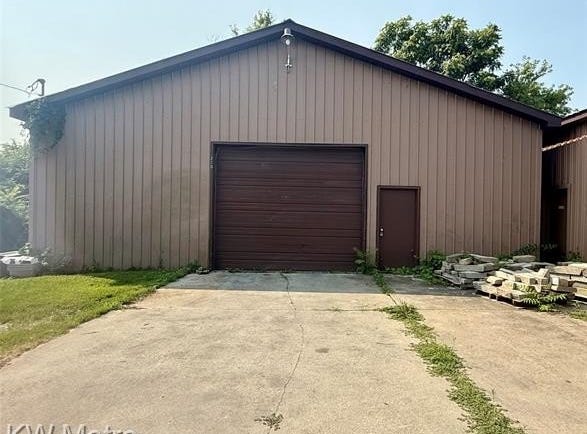32005 Berent Street, Burton, MI 48529