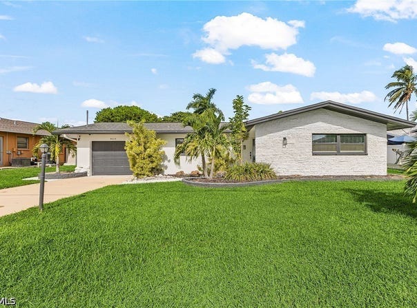 4614 SE 1st Place, Cape Coral, FL 33904