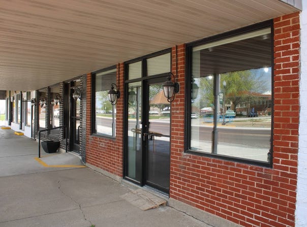 109 S. Center St, Shelbina, MO 63468
