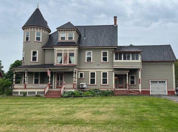 32 Pleasant Street, Houlton, ME 04730