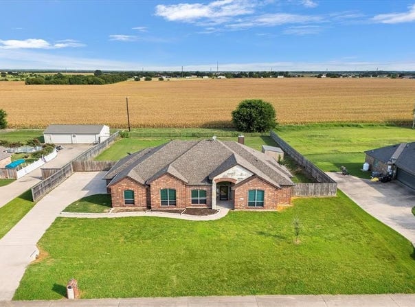 126 Davenport Lane, Waxahachie, TX 75165