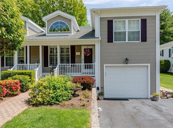 32 Orchard Meadows Drive, Smithfield, RI 02917