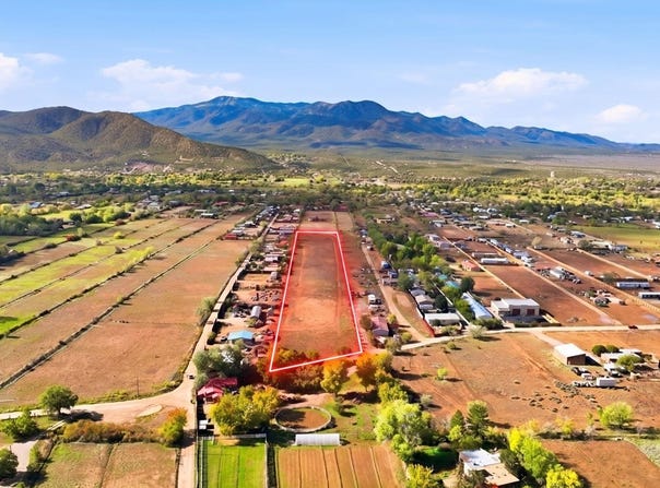La Morada Road, Ranchos de Taos, NM 87557