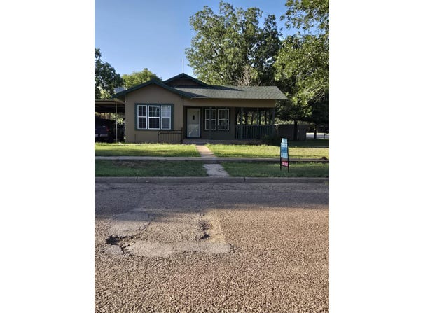 500 8th Street, O'Donnell, TX 79351