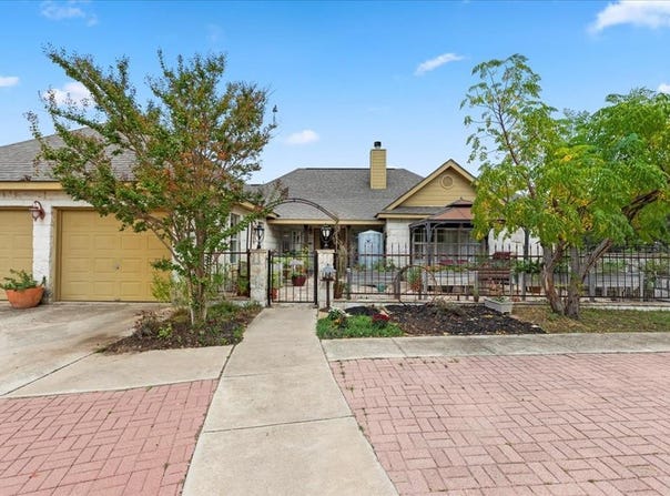 300 Logans Way, Blanco, TX 78606