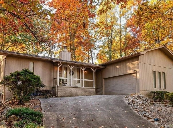 60 Durango Way, Hot Springs Village, AR 71909