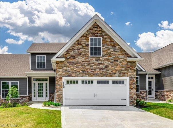 5878 Hawks Nest Circle NW unit: 16B, Canton, OH 44708