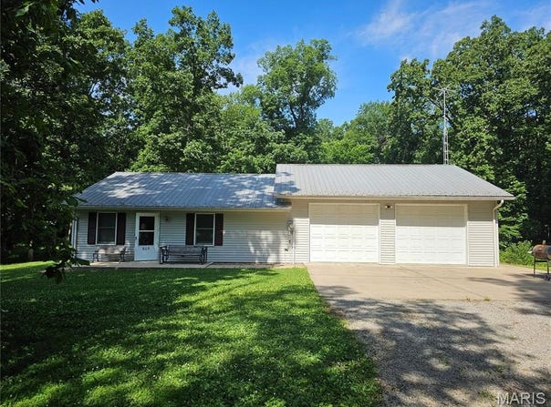 603 City Lake Road, Percy, IL 62272