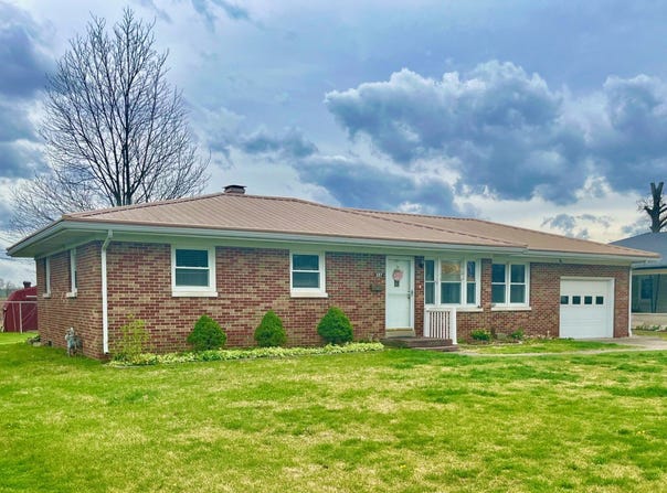 307 Iris Lane, Carmi, IL 62821