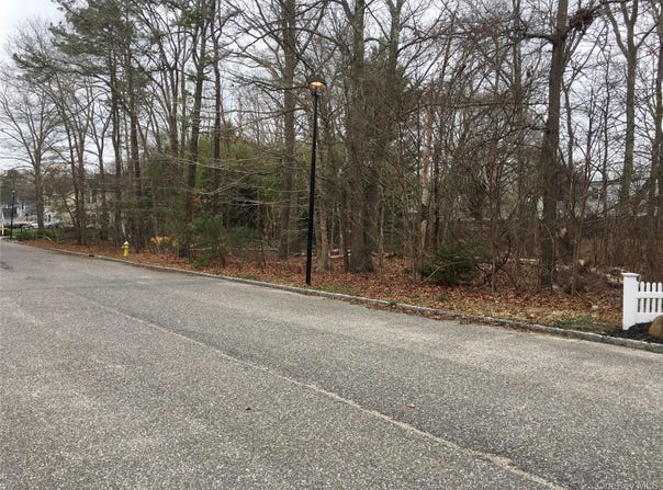 Harrison Avenue, Miller Place, NY 11764