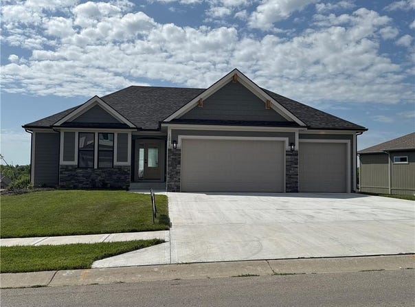 12915 N Champanel Way, Platte City, MO 64079