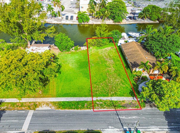 193 NW 14th Way, Dania Beach, FL 33004