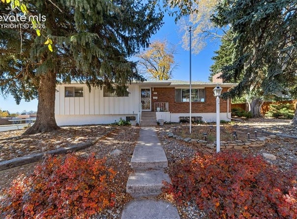 2302 Kent Lane, Colorado Springs, CO 80909