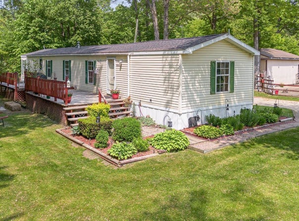 8836 Ora Lake Road, Hale, MI 48739