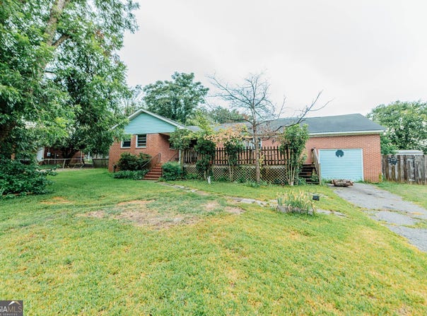 109 Fisher, Warner Robins, GA 31093