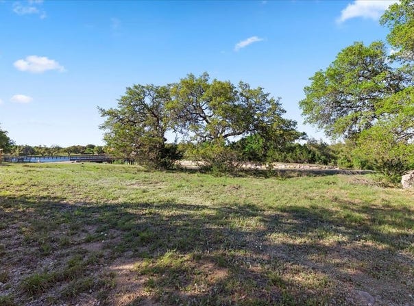 325 Calvin Barrett, Blanco, TX 78606