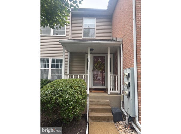113 BLACKFRIARS CIRCLE, DOYLESTOWN, PA 18901