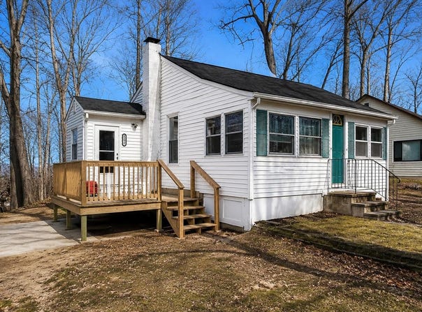 211 North Drive, Brooklyn, MI 49230