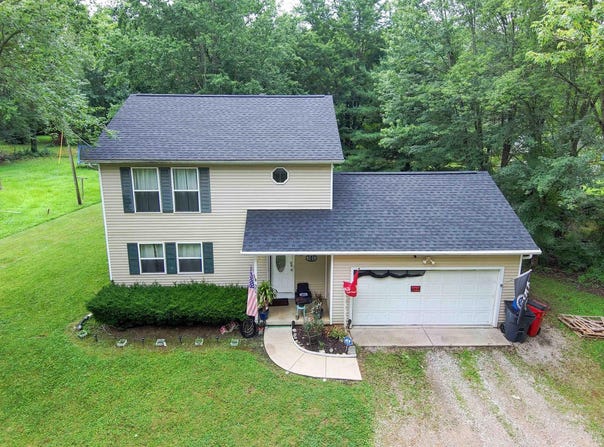 300 Woodside Drive SW, Pataskala, OH 43062