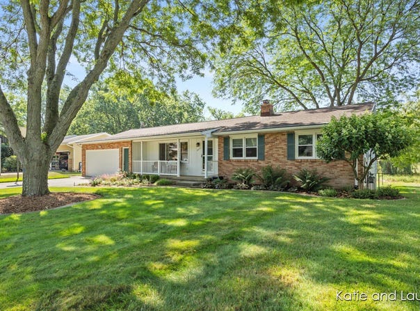 4432 Cloverleaf Drive SE, Grand Rapids, MI 49546