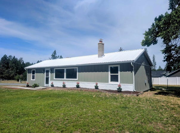 627 E 3RD Ave, Deer Park, WA 99006