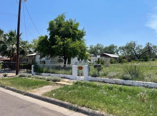 965 Ave D, Eagle Pass, TX 78852