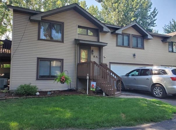11 Shady Way, Circle Pines, MN 55014