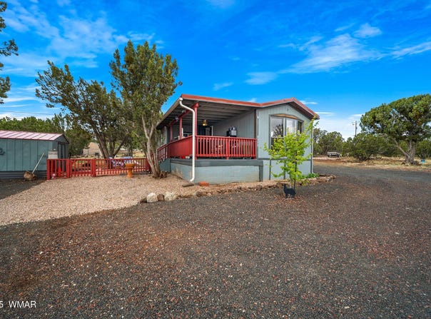 8525 Canyon Drive, White Mountain Lake, AZ 85912